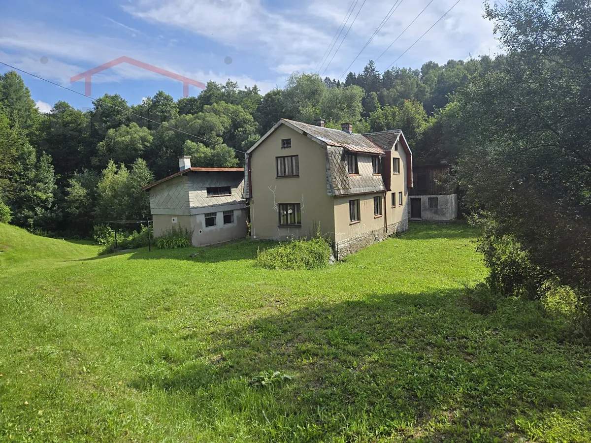 Prodej rodinného domu 180 m², pozemek 3200 m²